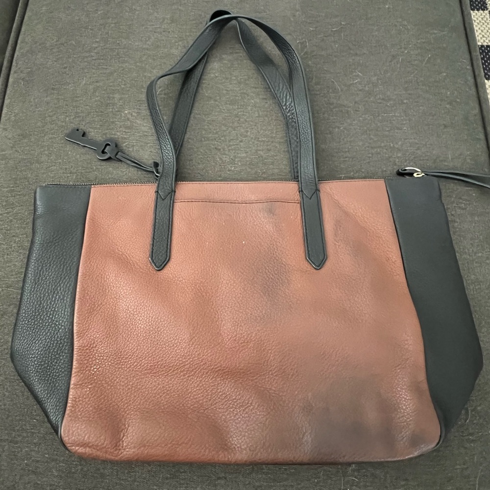 Fossil Tote - image 4